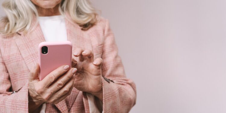 Tech made easy: connecting generations in a digital world